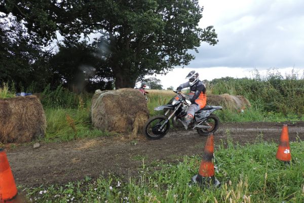 little-london-enduro-park55EC48F5A-6B92-4E30-0C8C-9E742D5D29CB.jpg